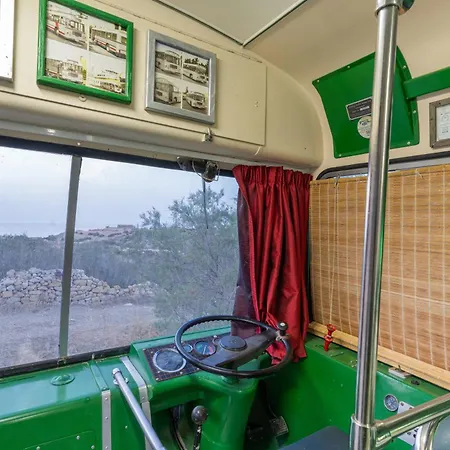 Campsite Unique Bus With Stunning Views In Ramla Bay By 360 Estates Il-Pergla