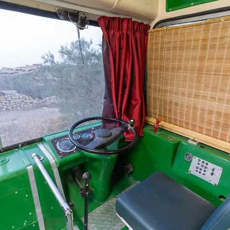 Campsite Unique Bus With Stunning Views In Ramla Bay By 360 Estates Il-Pergla