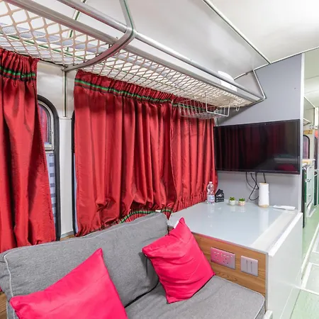 Unique Bus With Stunning Views In Ramla Bay By 360 Estates Kemping *