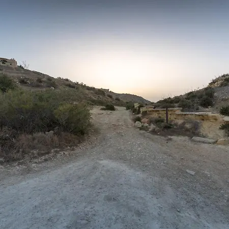 Campsite Unique Bus With Stunning Views In Ramla Bay By 360 Estates Il-Pergla